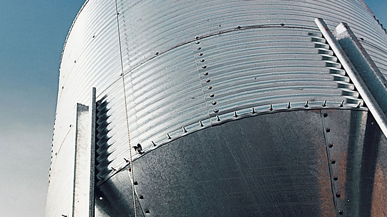 Sidewall Bulk Feed Tanks